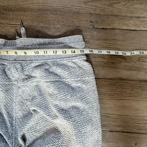 Women’s Lululemon Heather Gray Waffle Joggers Size 8 - Picture 10 of 11